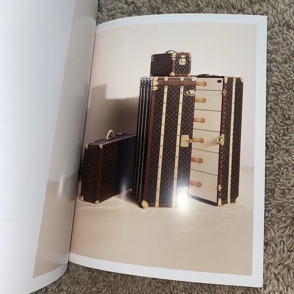 Louis Vuitton LV Handbag Catalogue Book Maison Fondee En Paris Rare Collectible - Picture 3 of 4
